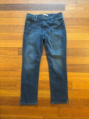 Levi’s Dark Wash Mid Rise Skinny